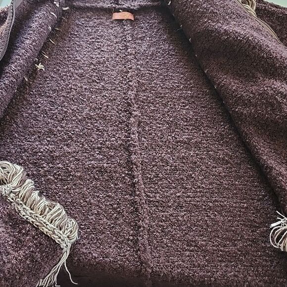 Scully Sweater/ Poncho - Picture 5 of 9